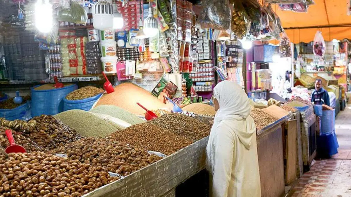 PHOTO/AP - Mujer en un mercado marroquí