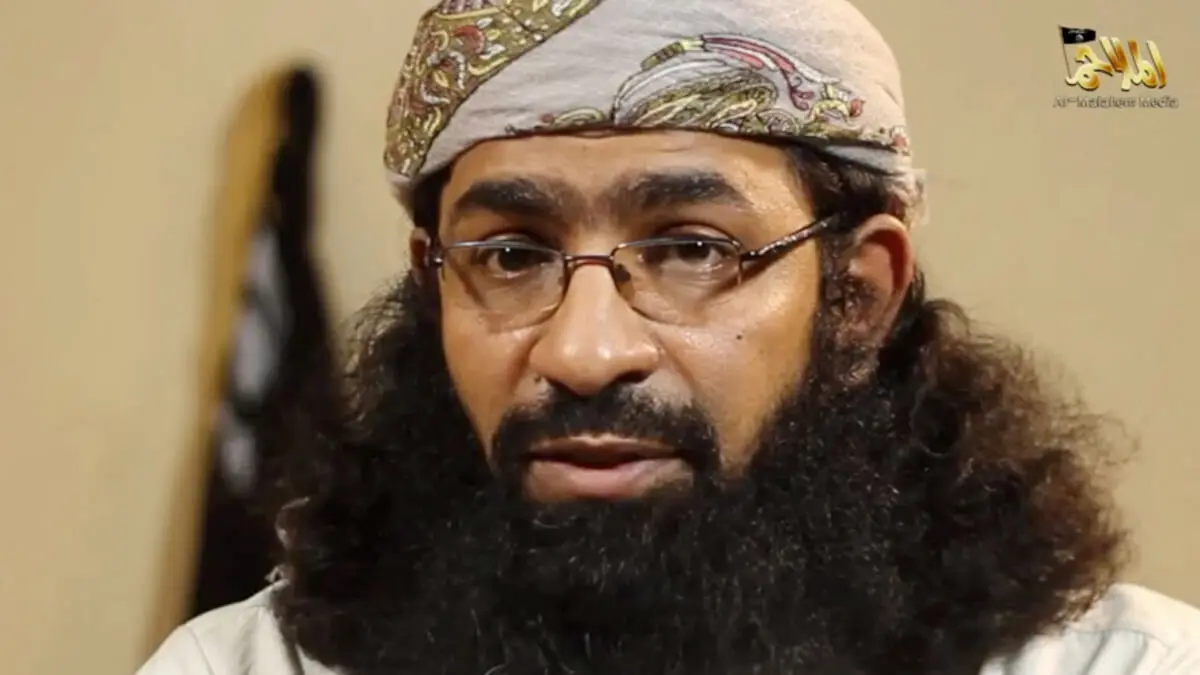 Una imagen tomada de un vídeo publicado por Al-Malahem Media, el brazo mediático de Al-Qaeda en la Península Arábiga (AQAP), muestra a Khaled Omar Batarfi - Foto de HO / AL-MALAHEM MEDIA / AFP