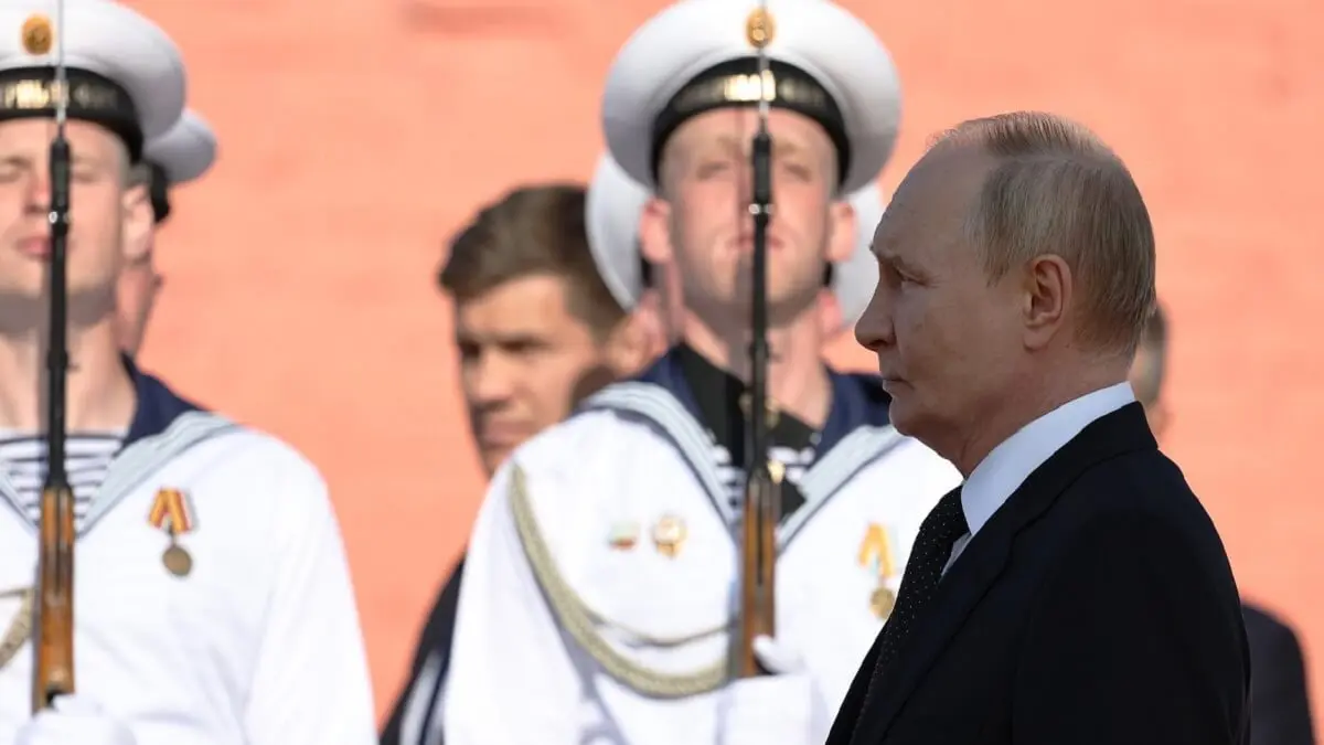 Vladimir Putin mantiene una carrera con Donald Trump y su industria naval de defensa por dotarse con una amplia y tecnológicamente avanzada flota de submarinos de propulsión nuclear armados con potentes misiles balísticos - PHOTO/Kremlin