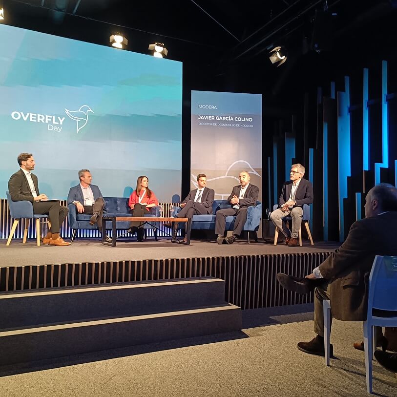 En el panel dedicado al desarrollo tecnológico del New Space han participado Joaquín Rodríguez (CATEC), Ainara Santa Eufemia (Satlantis), Raúl Herrero (CEiiA), Demetrio López (Alter) y Josep Colomé (IEEC) - PHOTO/JPons