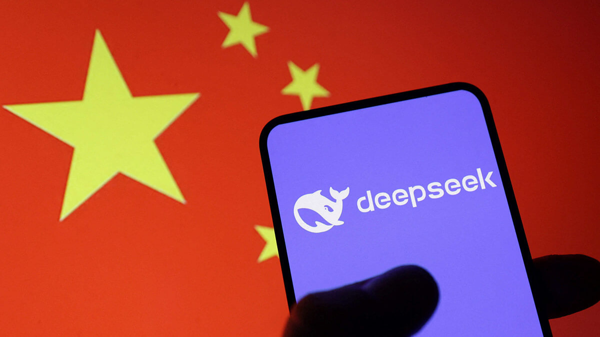 <p>El logotipo de Deepseek y la bandera china - REUTERS/ DADO RUVIC </p>