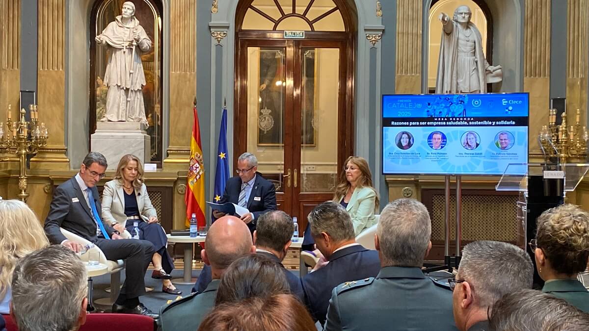 Izqda. a dcha.: Félix Peinado (OIT); Theresa Zabell (Fundación Ecomar); Patricio Sánchez (moderador); y María Sanabria (Universidad de Alcalá) - PHOTO/ATALAYAR