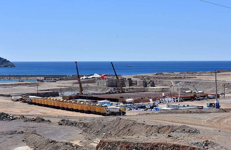 Vista de las obras de construcción de la primera central nuclear de Turquía, Akkuyu