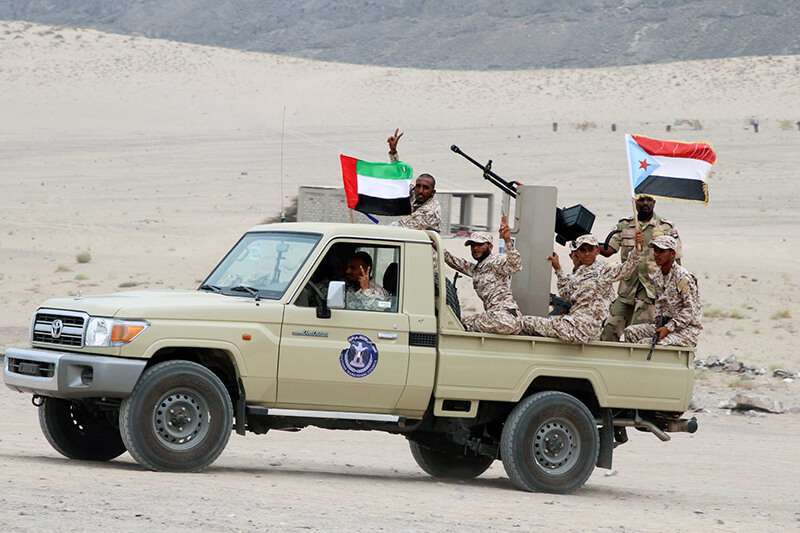 Tropas del Consejo de Transición del Sur, respaldado por los Emiratos Árabes Unidos, en un vehículo en Adén, Yemen, el 23 de julio de 2019