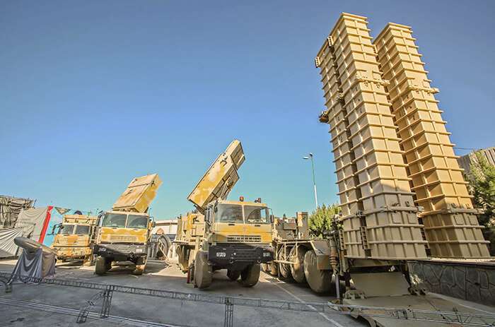 Una foto de la oficina presidencial iraní muestra el sistema de misiles de defensa antiaérea Bavar 373 ("creer" en farsi) durante una ceremonia en Teherán el 22 de agosto de 2019