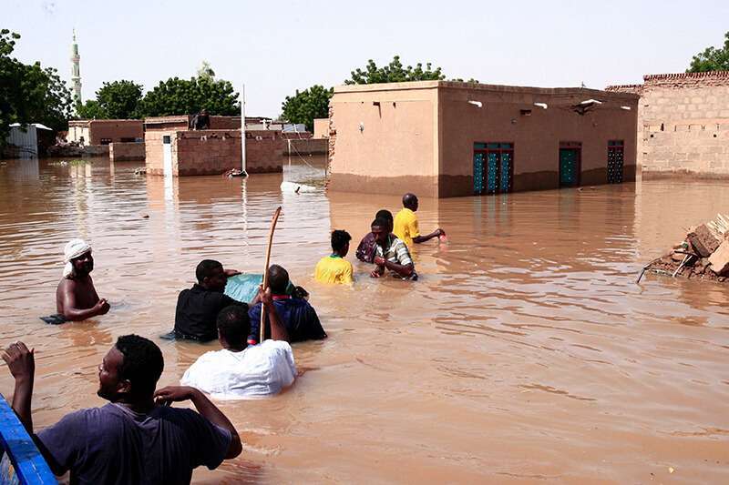 Las inundaciones repentinas del Nilo mataron a unas 62 personas e hirieron a casi 100, dijo la agencia de noticias oficial de la SUNA, citando a un funcionario del Ministerio de Salud
