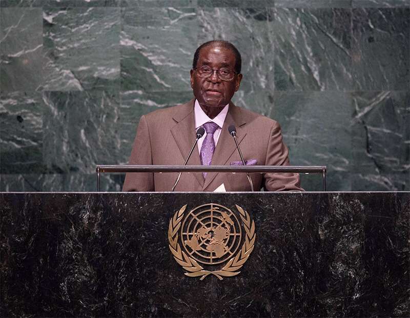 En esta foto de archivo tomada el 21 de septiembre de 2016, Robert Mugabe, entonces presidente de Zimbabue, habla ante la Asamblea General de las Naciones Unidas en Nueva York