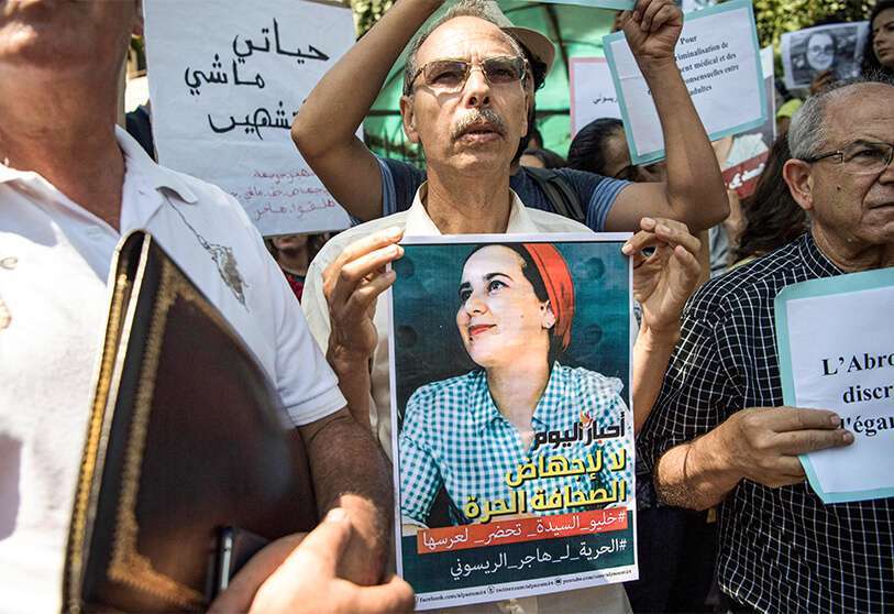 Hajar Raissouni ha empleado un tono abiertamente crítico con el Gobierno y la Monarquía de Marruecos en algunos de sus artículos