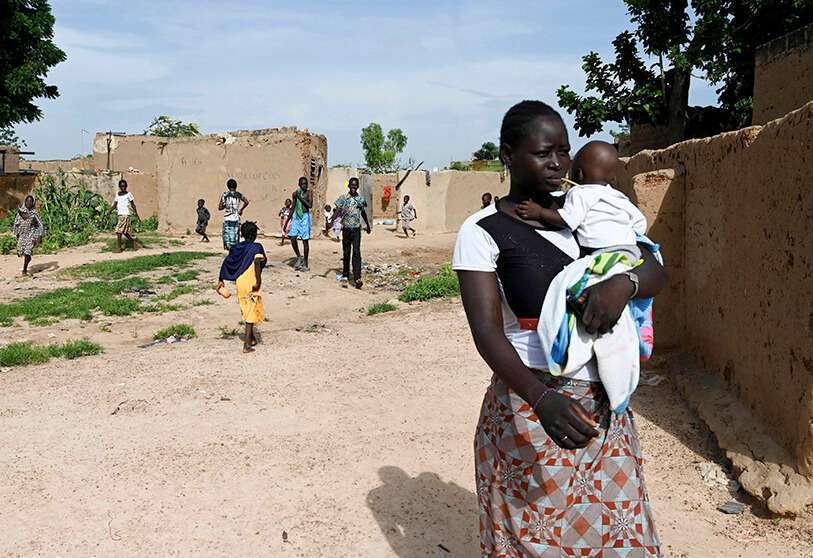 Los ataques yihadistas han desplazado internamente a más de 300.000 personas, entre ellas muchos niños y niñas que han abandonado la escuela