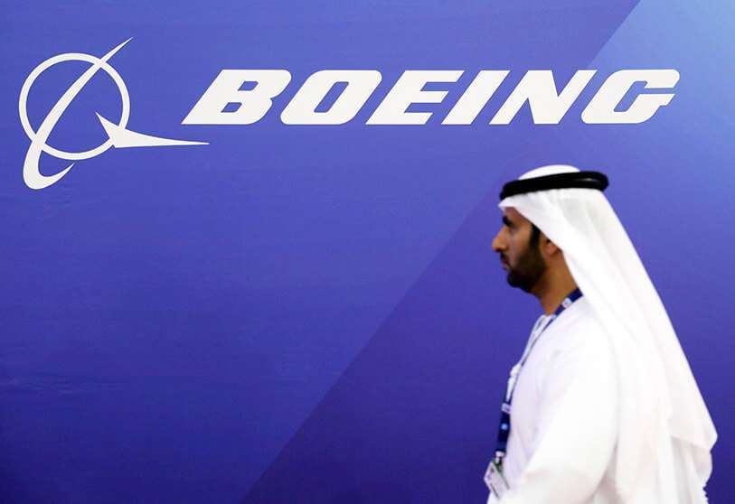 logotipo de Boeing expuesto durante el quinto día del Salón Aeronáutico de Dubai, en Dubai, Emiratos Árabes Unidos.