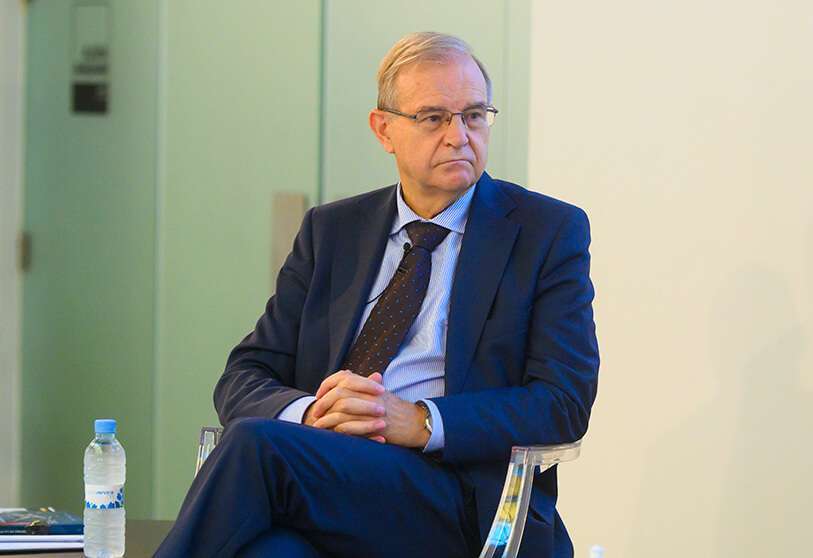 El General Miguel Ángel Ballesteros durante la tercera sesión del seminario
