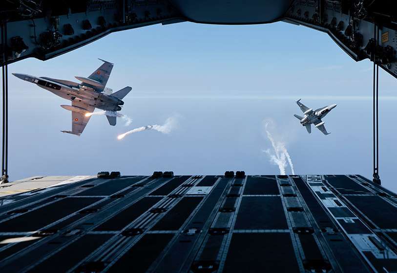 Un F-18 Hornet desde la rampa de un A-400M. PHOTO/ Ejército del Aire Ministerio de Defensa España/ Foto cedida por Beatriz Martín Blancas