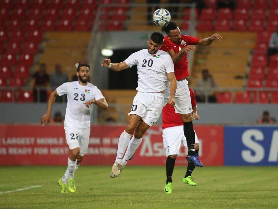 Yaser Hamed durante un lance del partido entre Palestina y Yemen