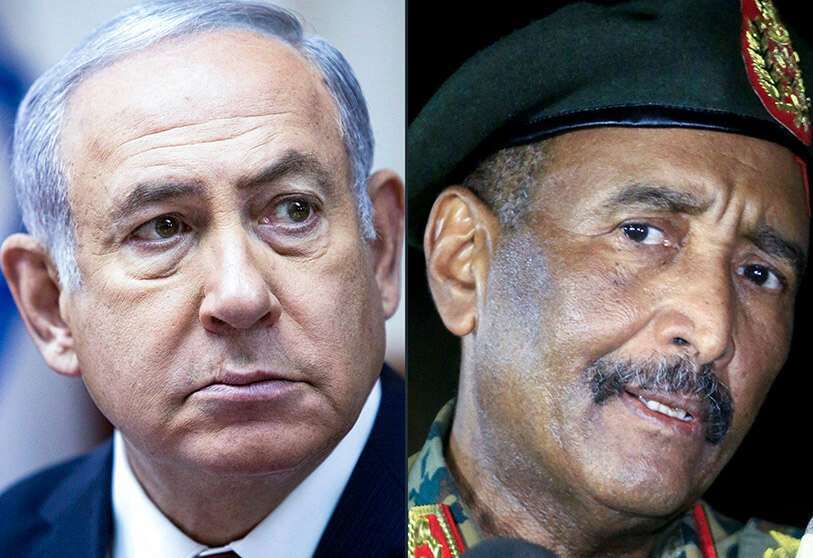 PHOTO/AFP: Primer ministro israelí Benjamin Netanyahu y al presidente del Consejo de Transición de Sudán, el General Abdel Fattah al-Burhan 