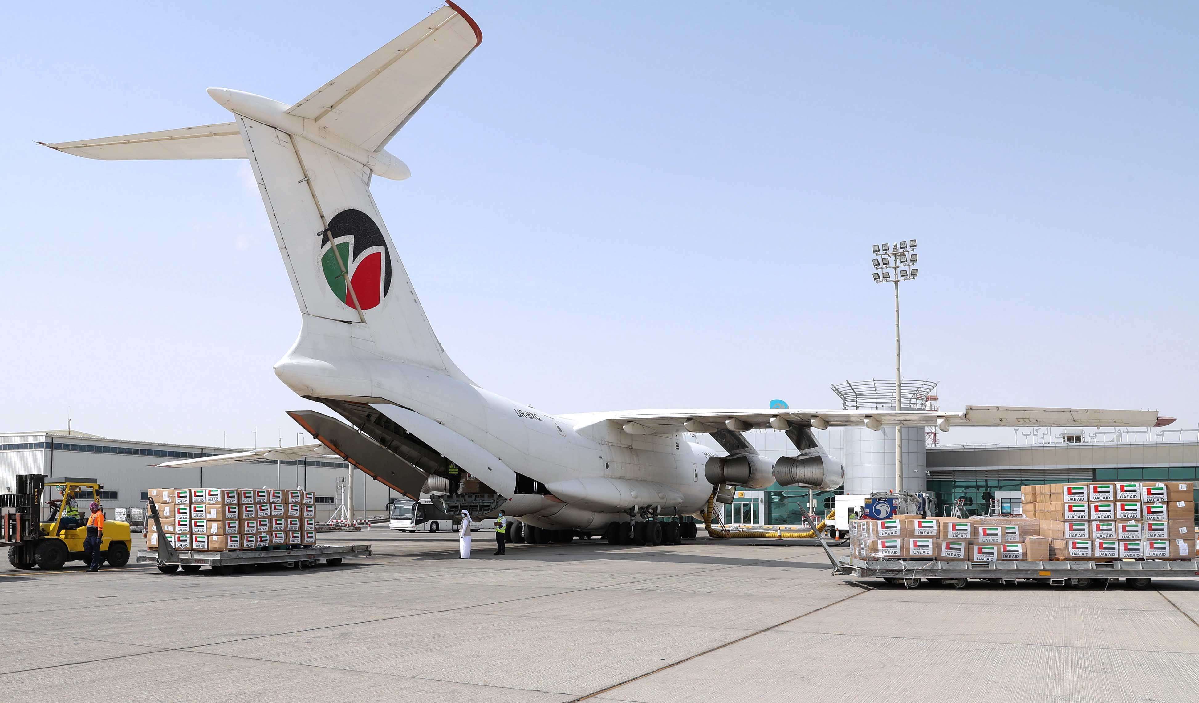 Emiratos envía, por cuarta vez, ayuda médica a Irán en la lucha contra la pandemia