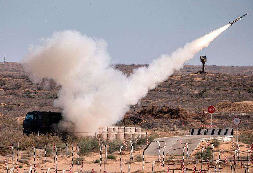 AFP/DIMITAR DILKOFF - A rocket launched from a Pantsir-S air defence system at the Ashuluk military base in southern Russia on 22 September 2020 during the "Caucasus-2020" military exercises bringing together the troops of China, Iran, Pakistan and Myanmar