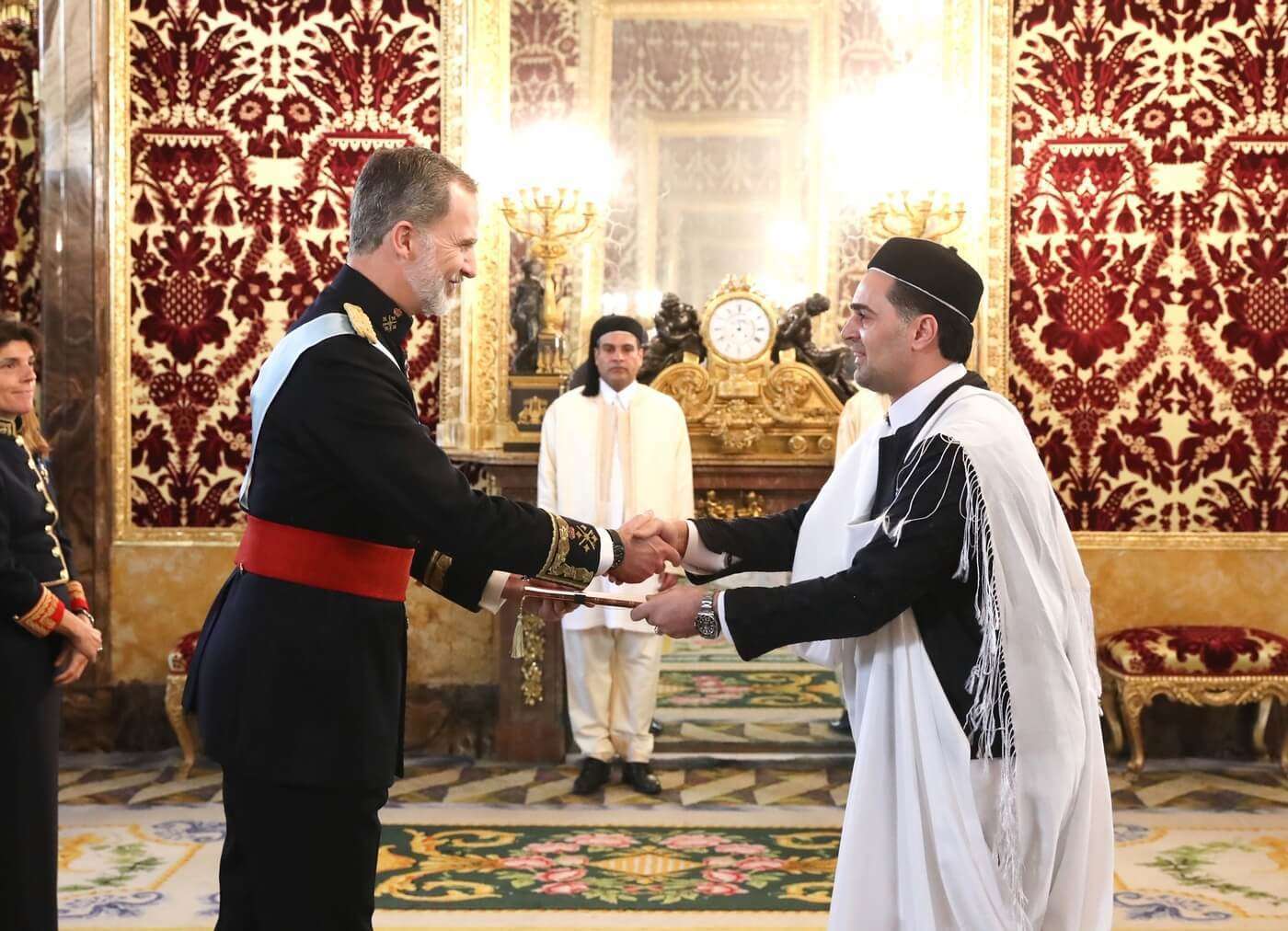 Felipe VI y Walid Bashir Abuabdullah, embajador de Libia en España