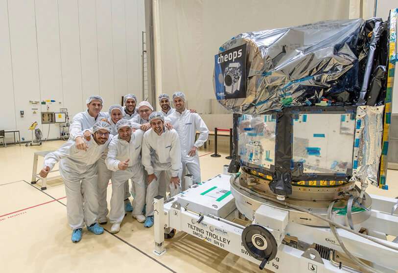 El equipo de técnicos españoles desplazado a Kourou para colaborar en los trabajos de integración satélite-lanzador