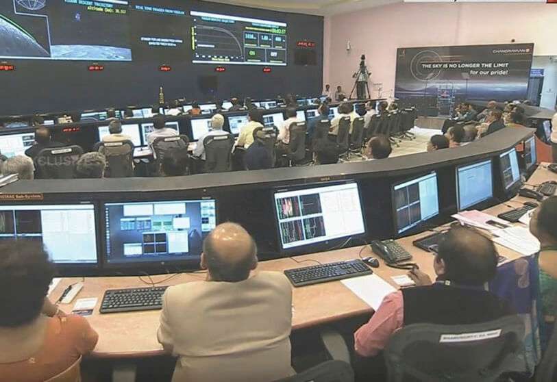 El ministro Marcos Pontes presenció el despegue desde el Centro de Control de ISRO en la base espacial de Satish Dhawan. Después se reunió con su homónimo indio para explorar nueva vías de cooperación entre los dos países