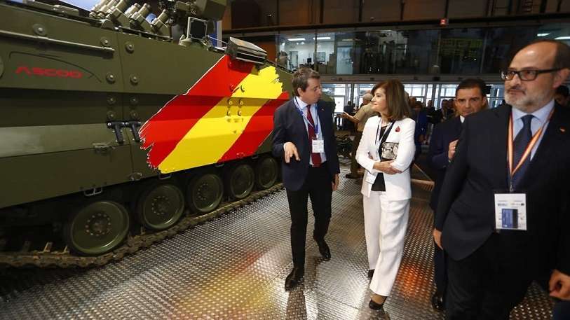 La secretaria de Estado de Seguridad del Ministerio del Interior, Ana Botella, fue una de las muchas autoridades del Gobierno que visitó FEINDEF 2019