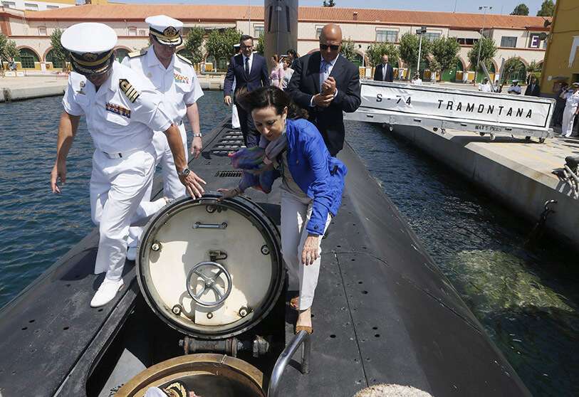 El S-74 “Tramontana” es el último submarino español construido en el siglo XX. Puesto a flote en 1985, es el único de la Flotilla de Submarinos que se encuentra en servicio. La ministra de Defensa, Margarita Robles lo visitó en julio de 2018
