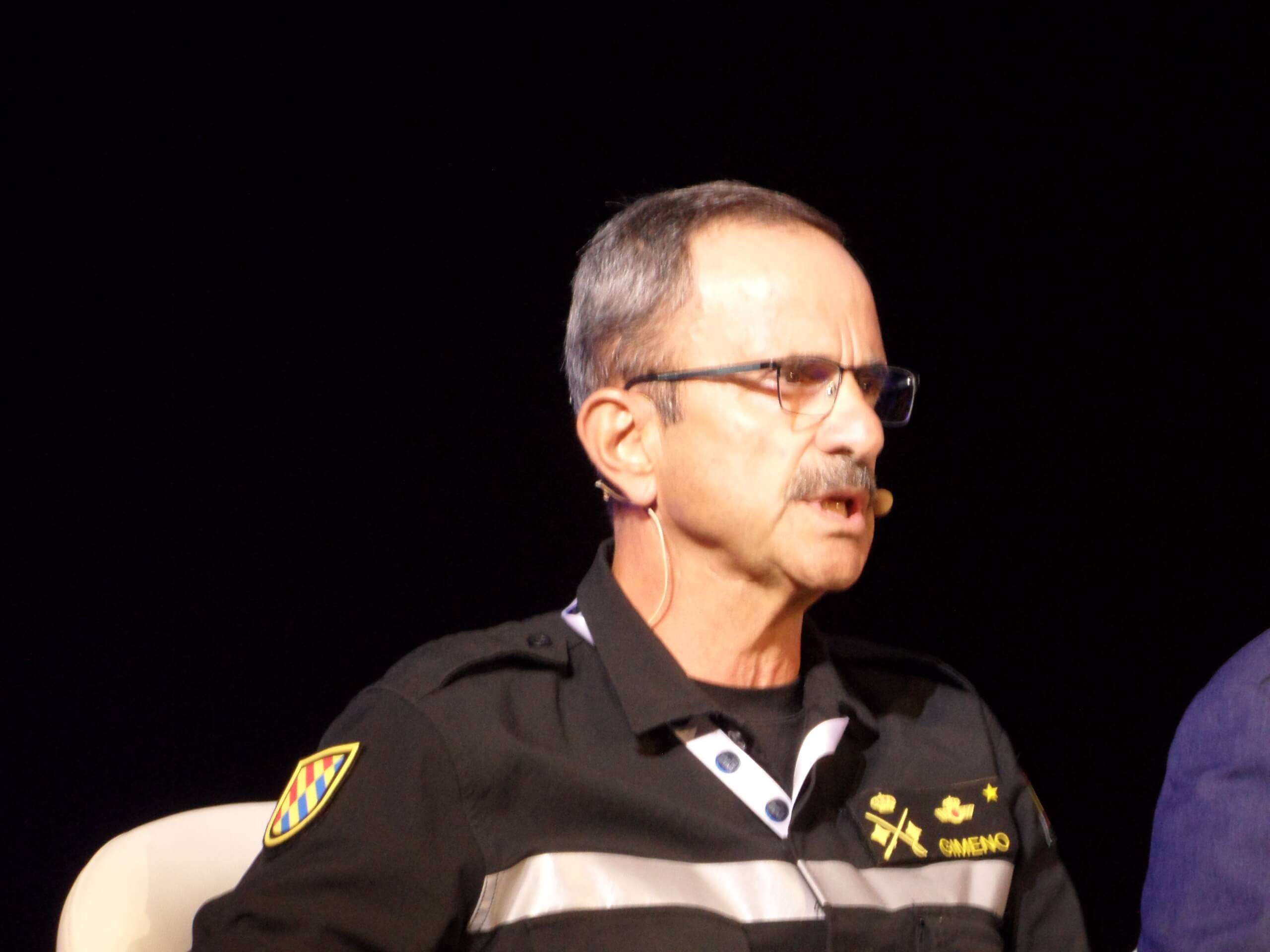  “Los satélites nos permiten priorizar y saber dónde utilizar nuestros medios para hacer frente a las situaciones críticas a las que nos enfrentamos”, subraya el general Gimeno, segundo jefe de la UME.