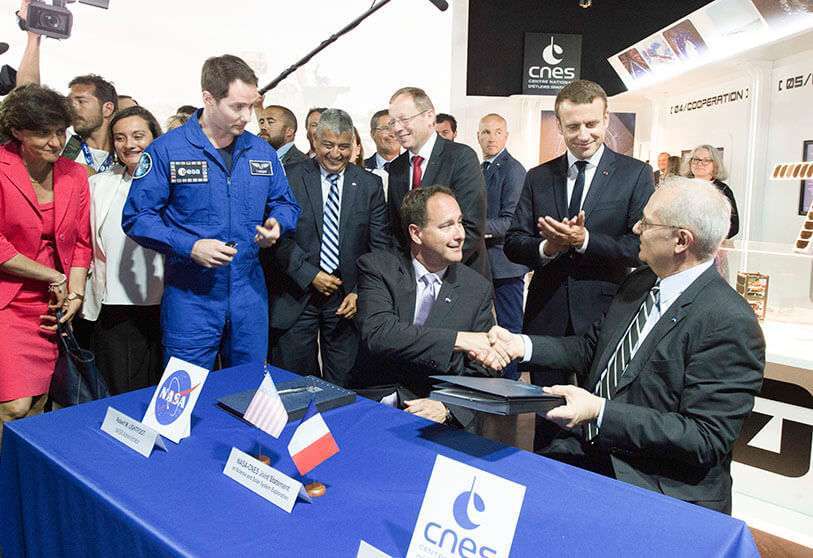 Jean-Yves Le Gall es desde 2013 el presidente del Centro Nacional de Estudios Espaciales (CNES), la Agencia espacial de Francia. A sus 61 años sigue gozando de la total confianza de los presidentes de la República, sea cual sea su color político
