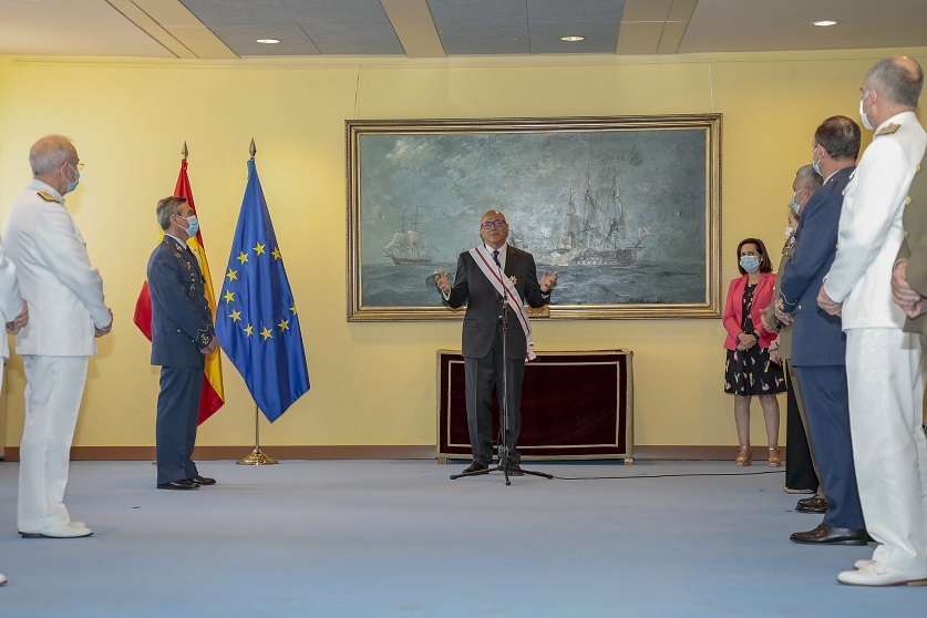 El secretario de Estado saliente fue homenajeado en un acto celebrado el 23 de junio en la sede del ministerio. Angel Olivares se retira de la vida pública y del ámbito político, según fuentes de Defensa