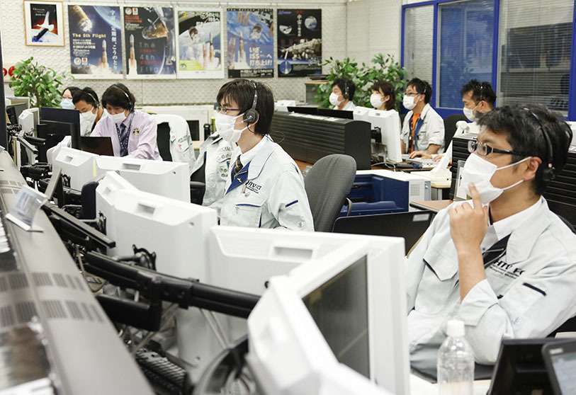Los técnicos japoneses continúan confían en poder hacer despegar al lanzador H-IIA en el periodo de calma climatológica que ha encontrado el servicio meteorológico nipón