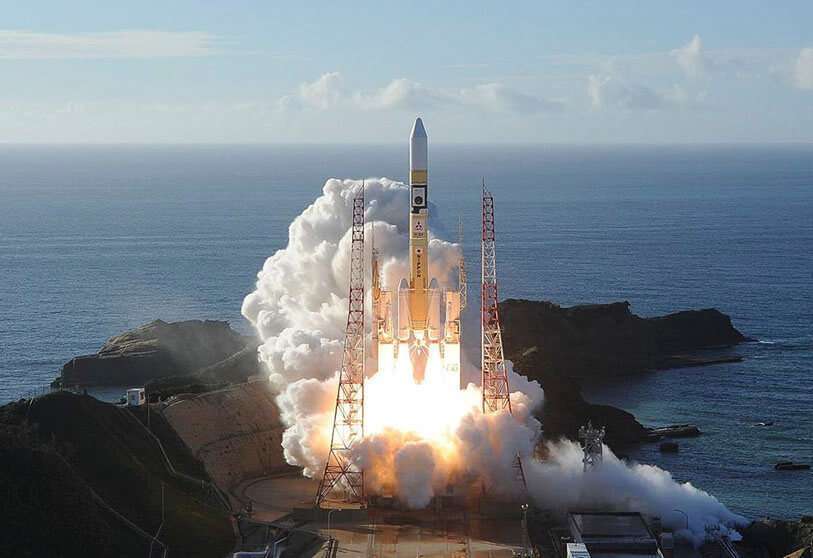 Tras dos intentos fallidos debidos al mal tiempo sobre la zona de despegue, el lanzador H-IIA despegó con éxito el 19 de julio y colocó a la astronave de Emiratos rumbo al Planeta Rojo