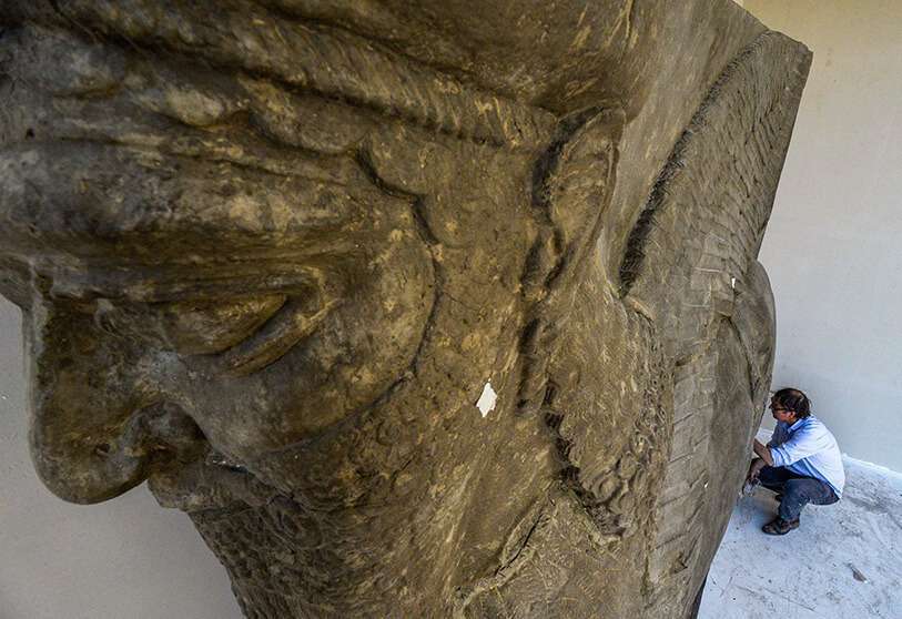 Utilizando grabaciones en 3D de fragmentos de lamassu, la fundación Factum Arte creó copias, erigidas esta semana frente a la biblioteca estudiantil de la Universidad de Mosul