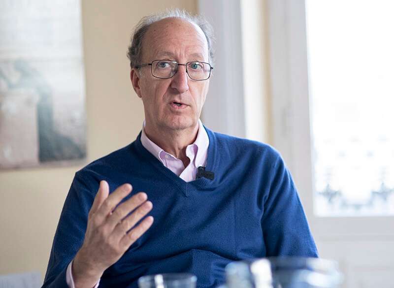 Bruce Goslin en la oficina de K2 Intelligence
