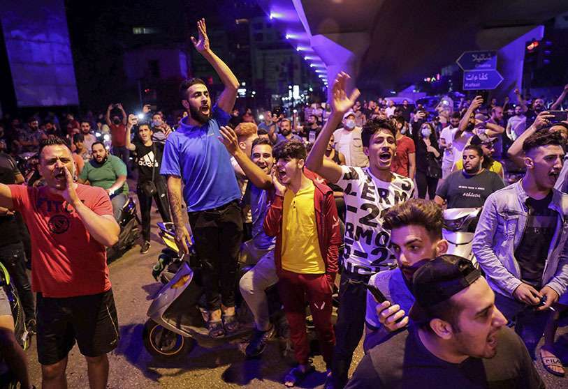 Manifestación contra las terribles condiciones económicas en la capital libanesa, el suburbio del sur de Beirut, a finales del 11 de junio de 2020