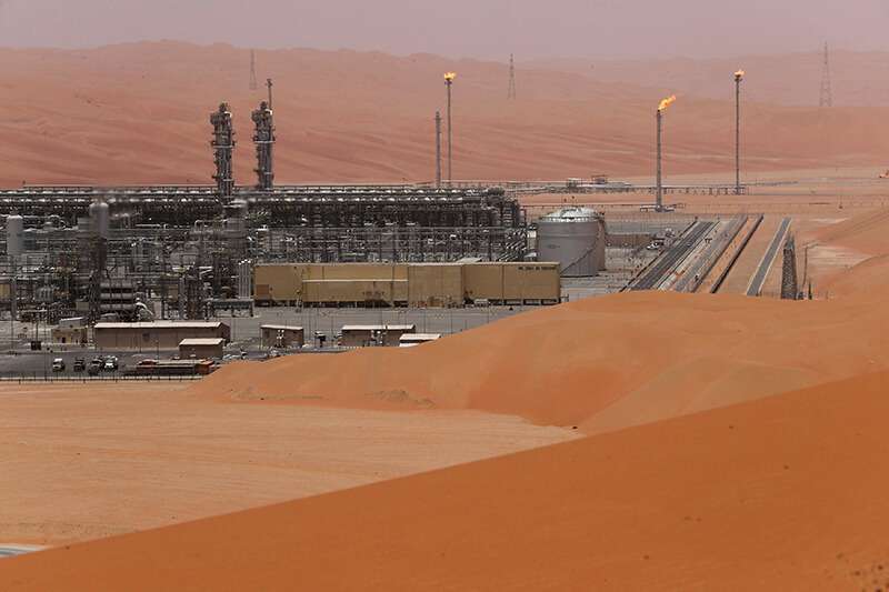 REUTERS/AHMED JADALLAH - Instalación de gas natural líquido perteneciente a Saudi Aramco en Arabia Saudí