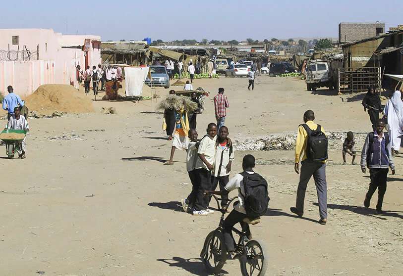 Desplazados internos sudaneses en el campamento de Abu Shouk, a casi 20 kilómetros al norte de El-Fasher, la capital del estado de Darfur del norte, el 5 de noviembre de 2019