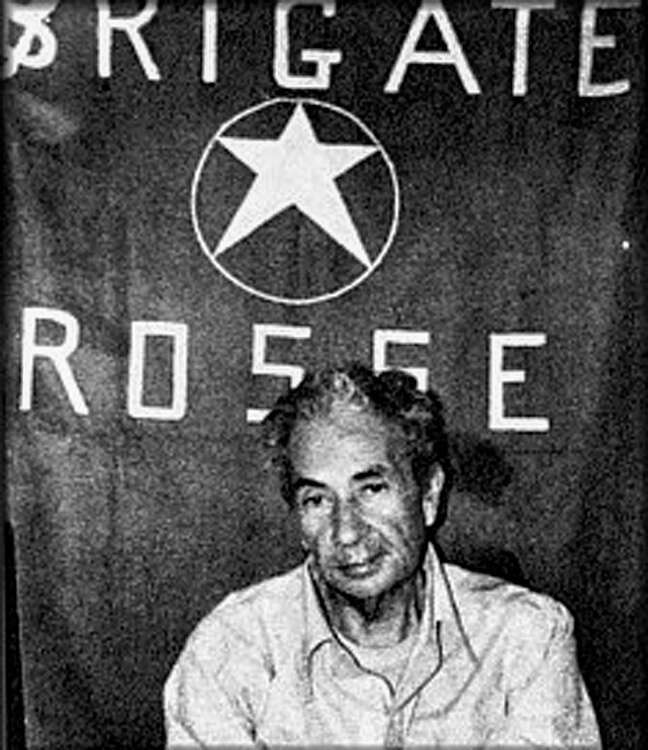 Pie de foto: Foto de Aldo Moro el segundo día de su secuestro, por las Brigadas Rojas 