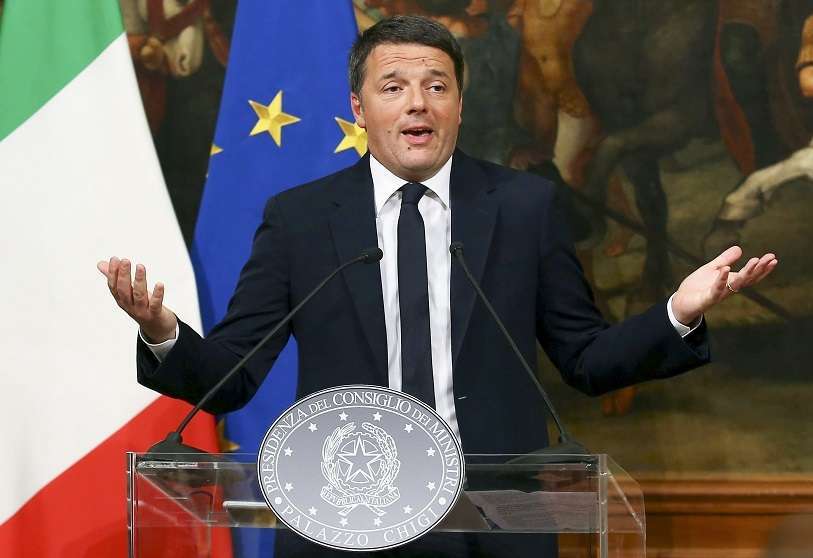 El primer ministro italiano Matteo Renzi durante una conferencia de prensa tras el referéndum sobre la reforma constitucional, en el palacio de Chigi en Roma, Italia, el 5 de diciembre de 2016