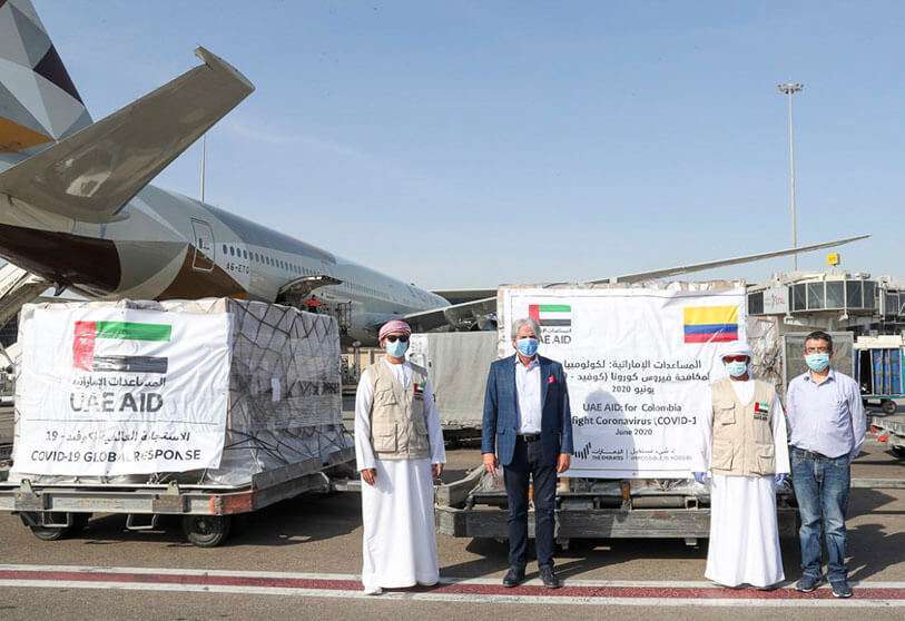 Emiratos Árabes Unidos envió un avión de ayuda que contiene ocho toneladas métricas de suministros médicos a Colombia. Ayudará a aproximadamente 8.000 profesionales médicos en su labor de contención del virus