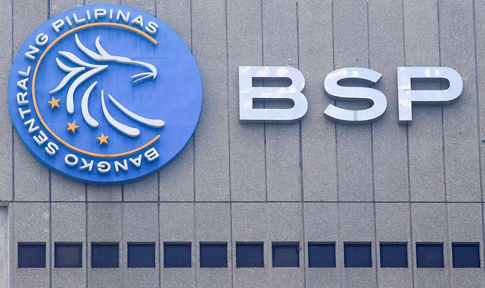 Un logotipo del Bangko Sentral ng Pilipinas (Banco Central de Filipinas) se ve en su edificio principal en Manila PHOTO/REUTERS