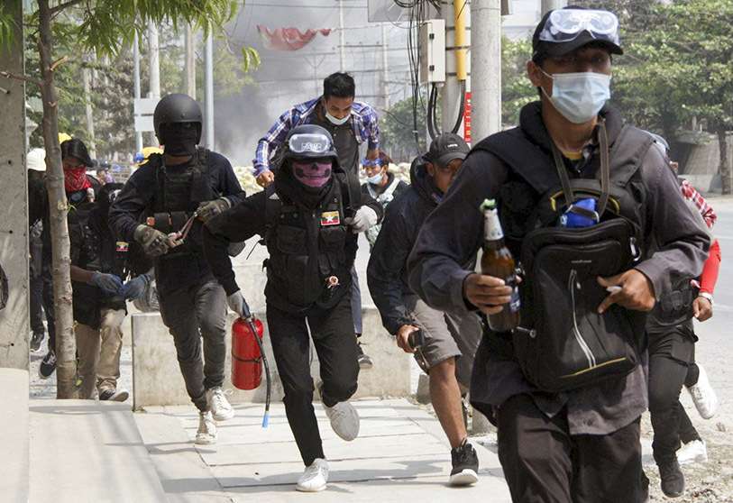Atalayar_Protestas Birmania