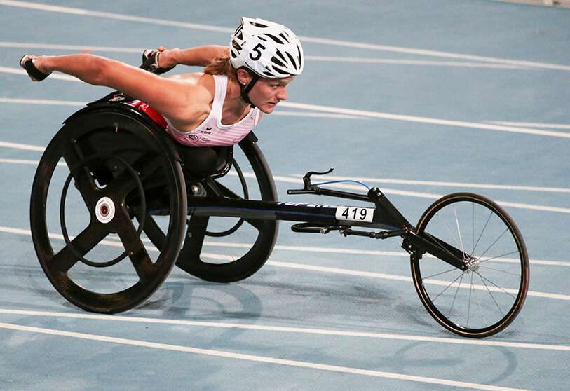 La suiza Catherine Debrunner en acción durante los 400 metros femeninos T53