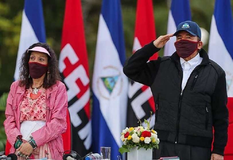 Los partidarios del Frente Sandinista de Liberación Nacional (FSLN) participan en una caravana en Managua, el 18 de julio de 2020