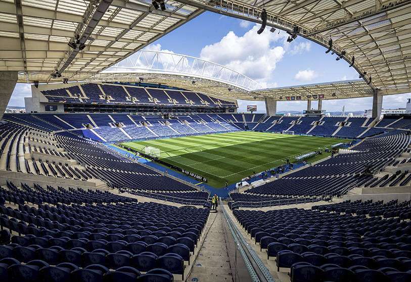 Vista general del estadio Dragao en Oporto, Portugal. Se ha despejado el camino para que Oporto organice la final de la Liga de Campeones entre el Chelsea y el Manchester City, después de que las autoridades portuguesas hayan aprobado el regreso de los aficionados a los estadios AP/LUIIS VIEIRA