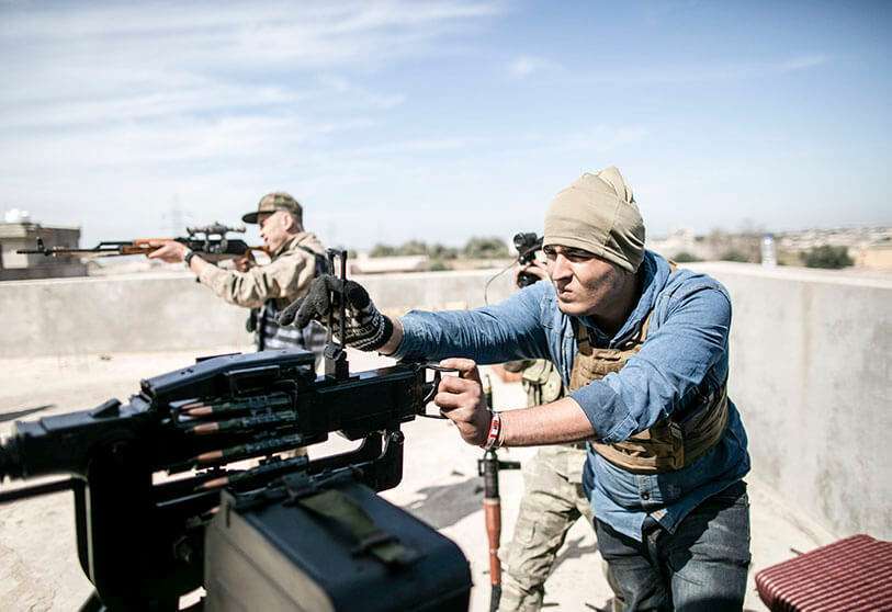 Combatientes del GNA, en batalla contra las unidades de Haftar