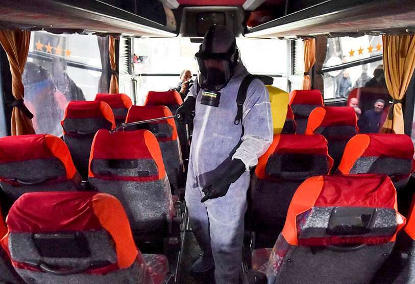 Desinfección en un autobús de Argel