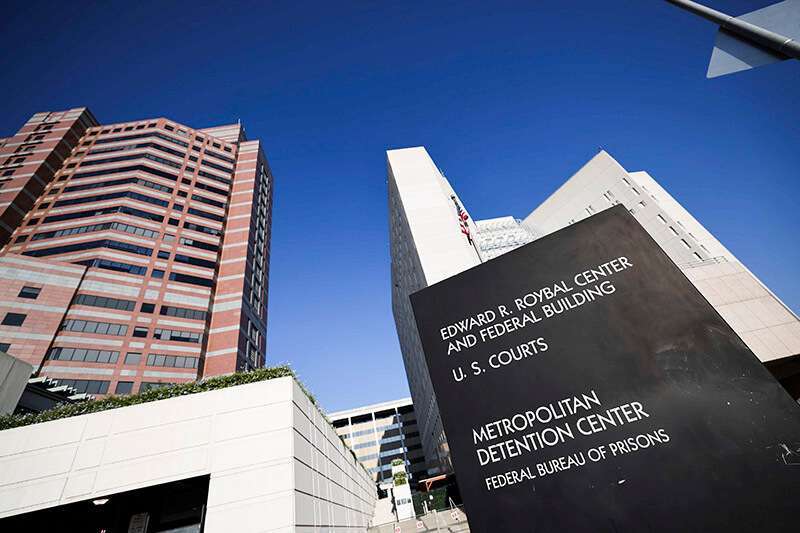 Atalayar_Edificio Federal Edward R. Roybal y el Palacio de Justicia de los Estados Unidos junto al Centro de Detención Metropolitano de Los Ángeles
