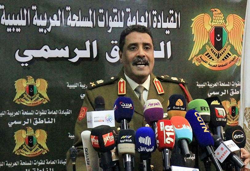 Ahmed al-Mismari, portavoz de LNA, en una rueda de prensa en Bengasi el 6 de enero de 2020
