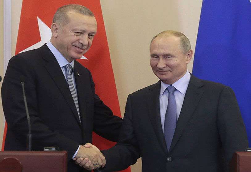 El presidente ruso Vladimir Putin, a la derecha, y el presidente turco, Recep Tayyip Erdogan, en la residencia Bocharov Ruchei, Rusia, el martes 22 de octubre de 2019