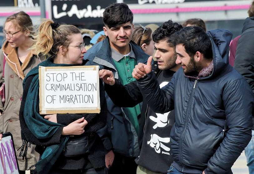Manifestación en Calais (Francia) contra la criminalización de la migración