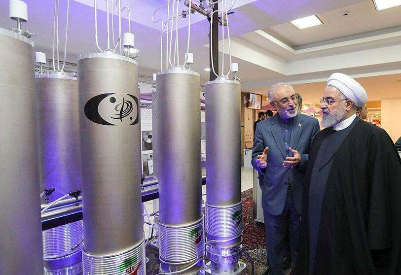 AFP/HO/PRESIDENCIA IRANÍ - - El presidente de Irán, Hasán Rohaní, junto al jefe de la organización de tecnología nuclear Alí Akbar Salehi